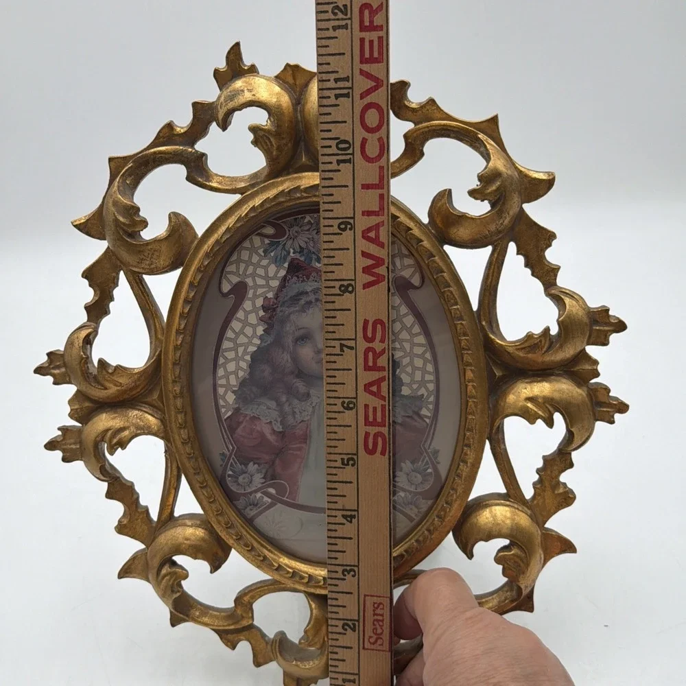 Vintage Victorian Wood W/ Ornate Gold Oval Frame 12